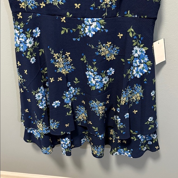 Floral Sleeveless Dress - Picture 2 of 10